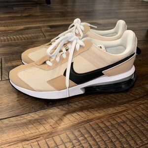 Nike Women’s Air Max Pre-Day - oatmeal size 8